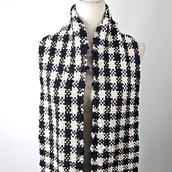 Black & Cream Fringed Houndstooth Hand Knit Long Neck Scarf - Picture 5 of 9